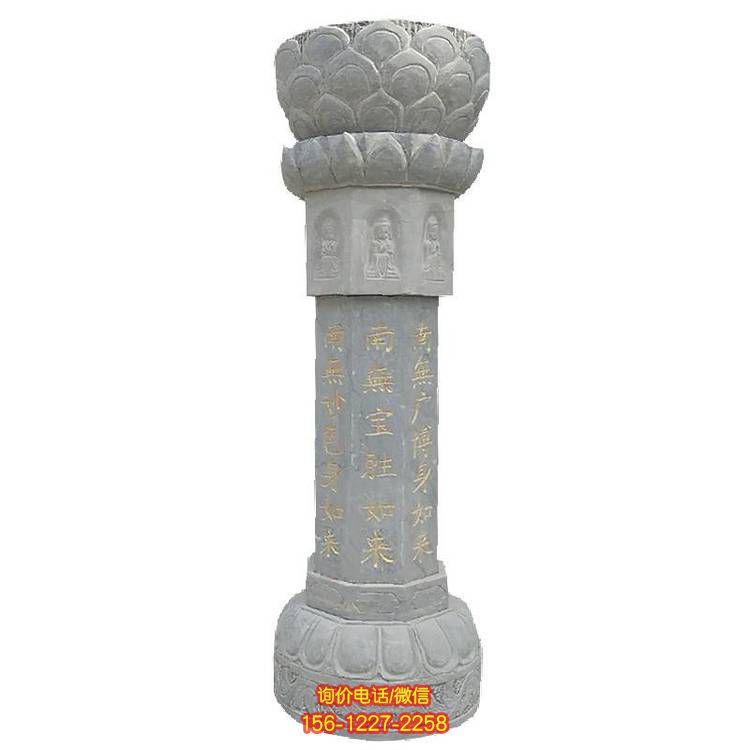 寺院青石雕塑，展现宗教高贵