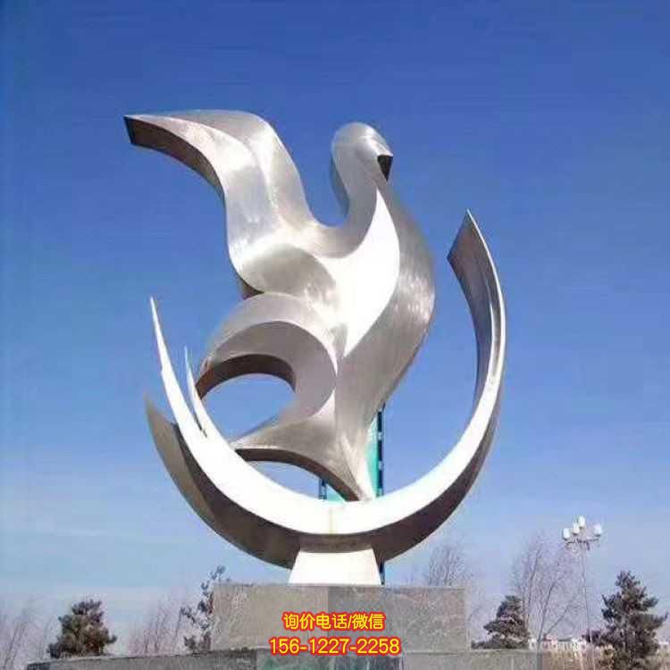 不锈钢抽象鸽子雕塑，为校园广场园林景观增添亮点
