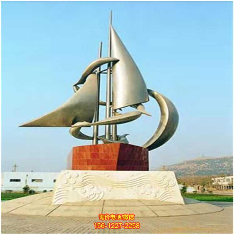 不锈钢帆船抽象雕塑，为广场景观增添独特魅力