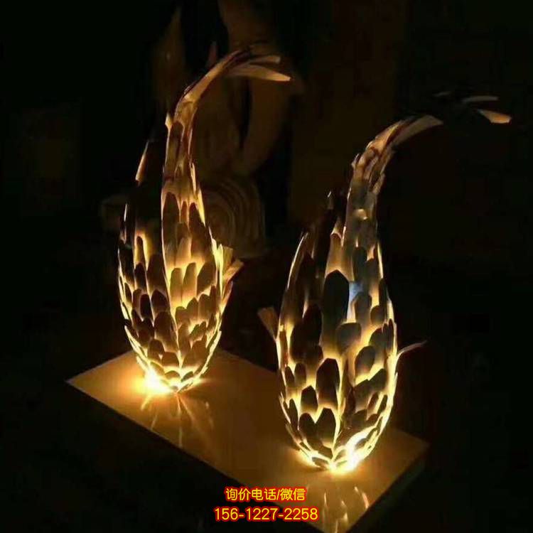 抽象雕塑，点缀园林景观