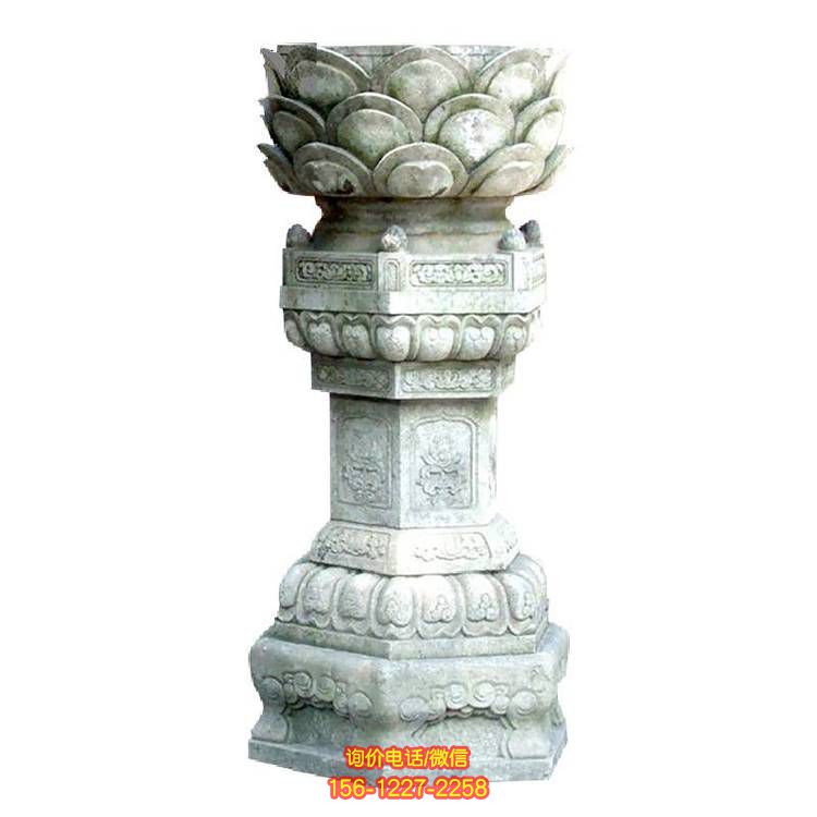 传统寺庙的青石雕塑