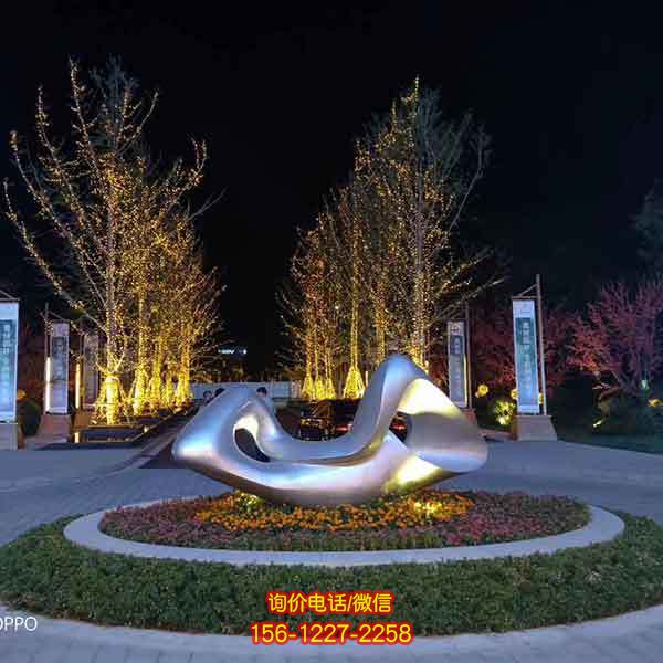 玻璃钢铜雕雕塑：美丽的园林景观装置