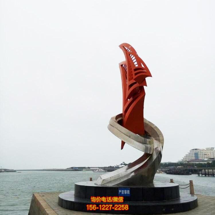 不锈钢抽象帆船雕塑，为广场景观增添美感