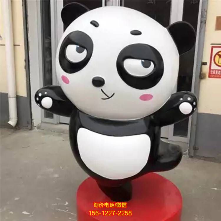 玻璃钢卡通熊猫雕塑：把可爱融入生活