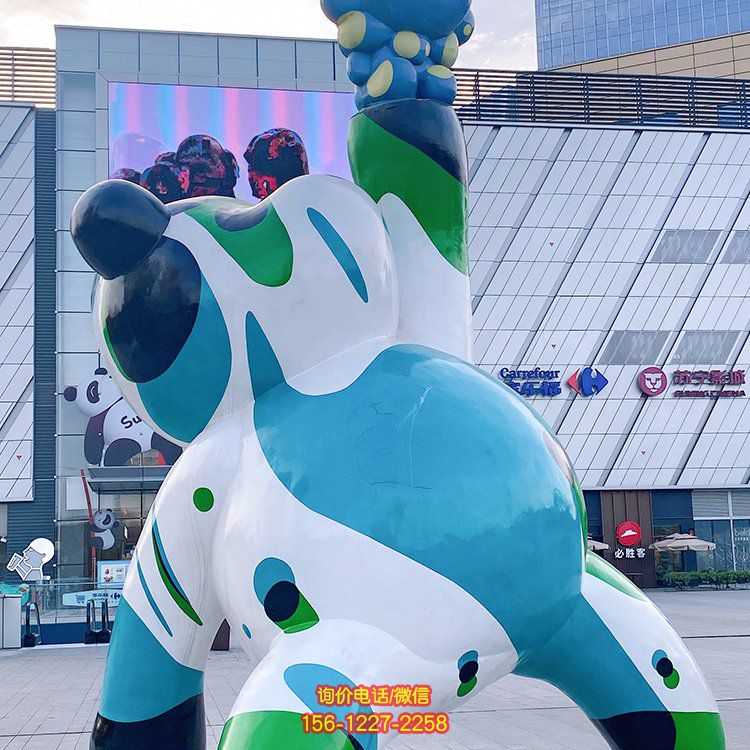 商业广场摆放玻璃钢大型彩绘卡通熊吉祥物雕塑