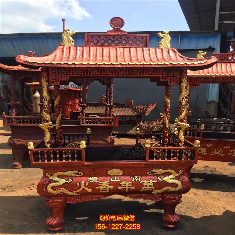景区佛教寺院摆放进香烧纸香炉 景区佛教寺院摆放进香烧纸香炉