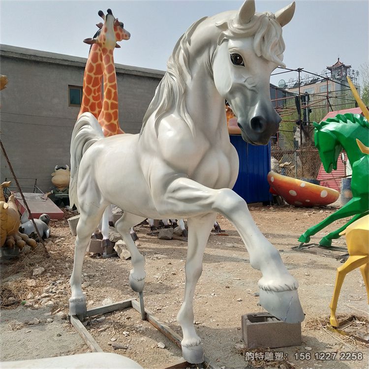 玻璃钢仿真马雕塑 玻璃钢仿真马雕塑