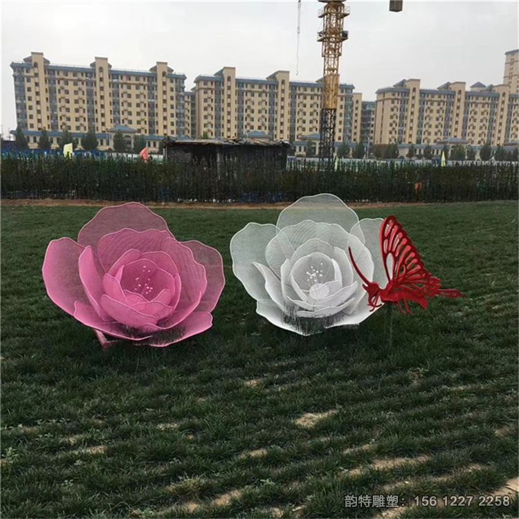 公园镂空花朵雕塑 宛若花开一般散发着迷人的光芒 公园镂空花朵雕塑 宛若花开一般散发着迷人的光芒