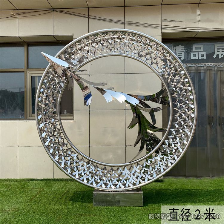 不锈钢月亮圆环雕塑09