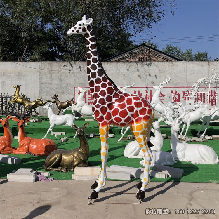 长颈鹿雕塑128