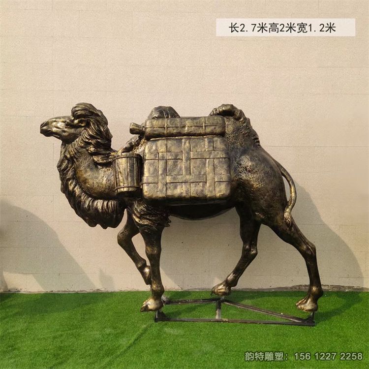 骆驼雕塑03