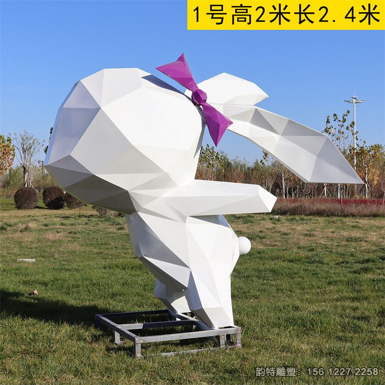 不锈钢兔子雕塑89