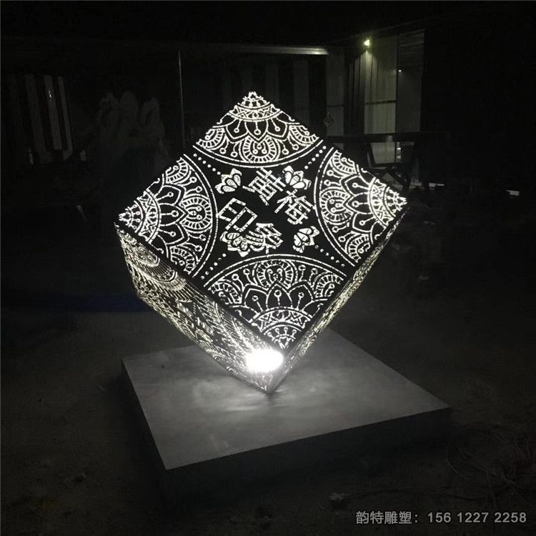 魔方立方体雕塑13