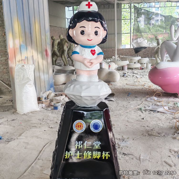玻璃钢卡通护士雕塑​ 白衣天使雕塑实拍图