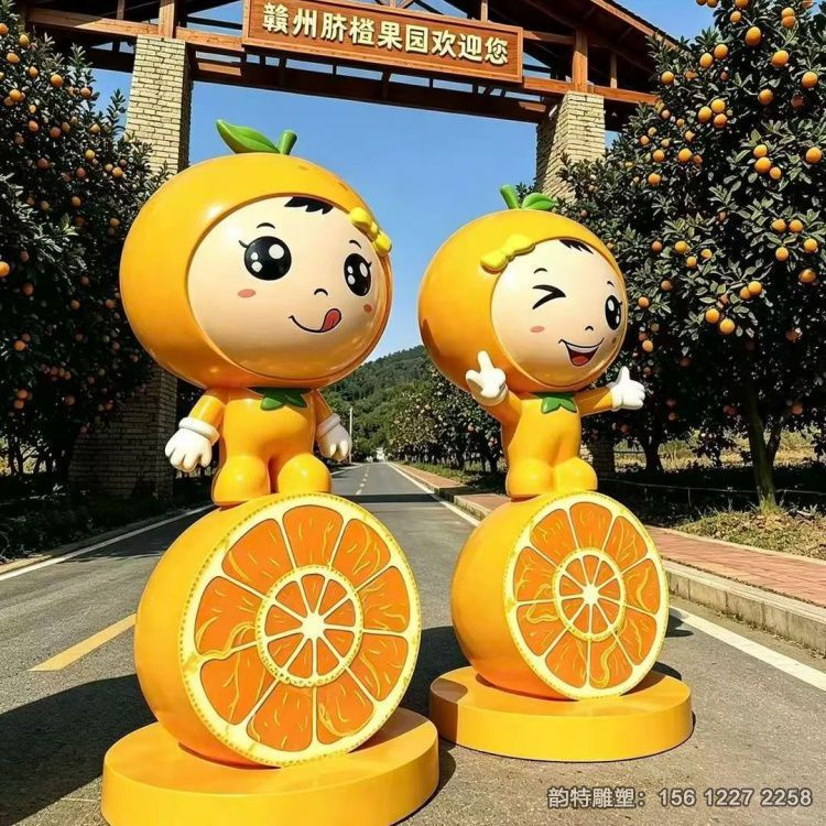 卡通橙子雕塑  拟人化的萌趣设计瞬间吸引了众人
